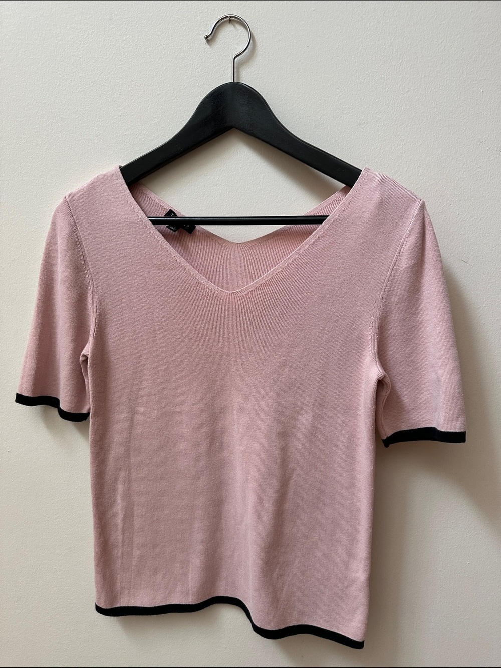 Talbots Dusty Pink V-Neck Short Sleeve Knit Top with Black Trim